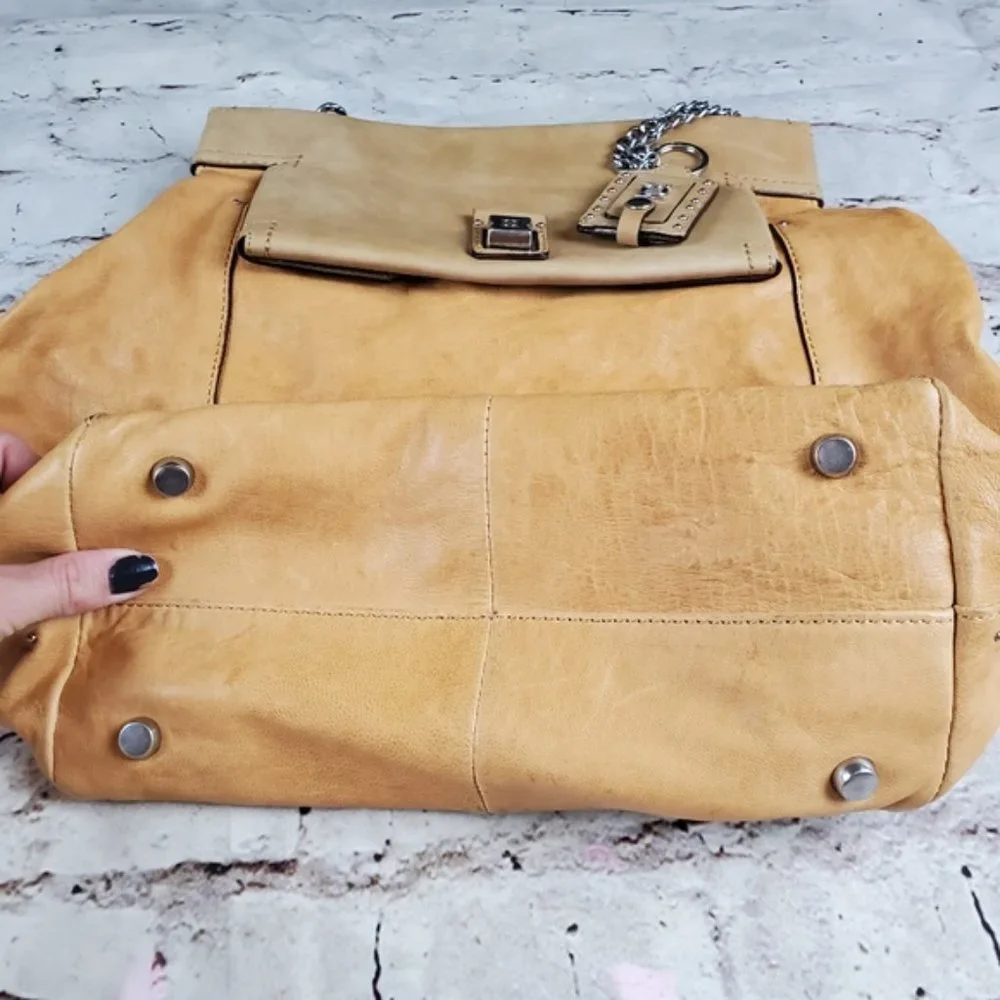 Olivia Harris Square Flap Shoulder Bag Purse Handbag Tan Leather Tote Classic